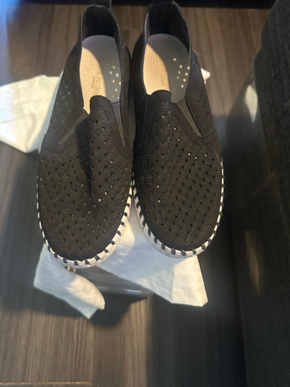 Ilse Jacobsen Black Perforated Slip-On Flats tulip